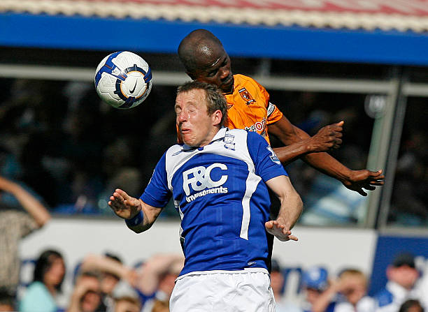 充满竞争的 充满竞争的